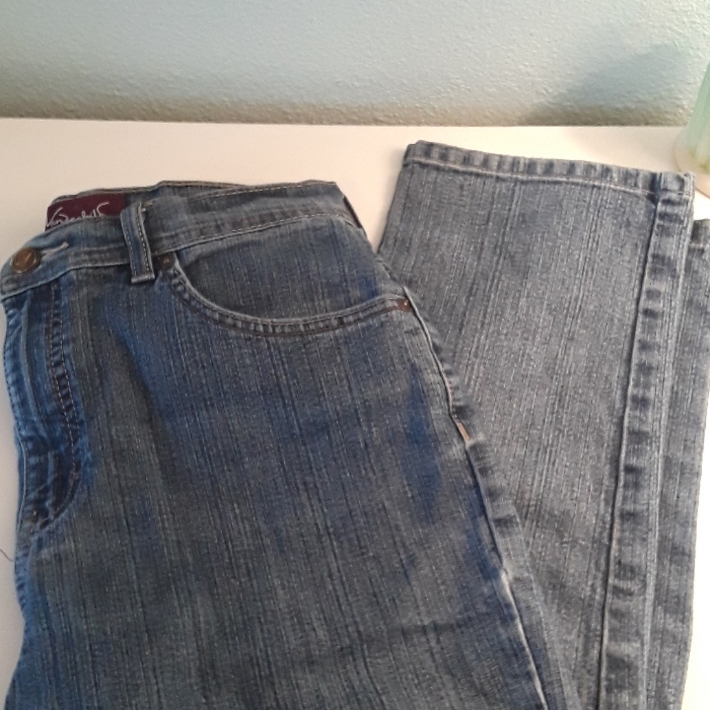 Gloria Vanderbilt jeans